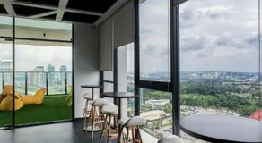 Cozy Kanvas Soho Suites - Image 4