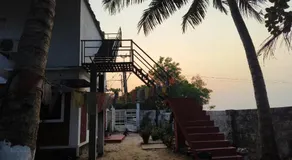 Funky Art Beach House - Image 4