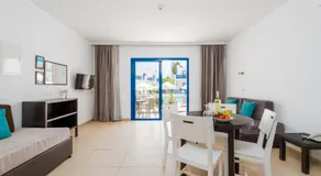 Kritamo Beach Hotel Apartments - Image 2