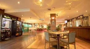 Markets Hotel - Image 4