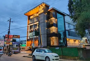 Hotel nsb square - Image 2