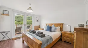 Cottage on the Loch - Image 2