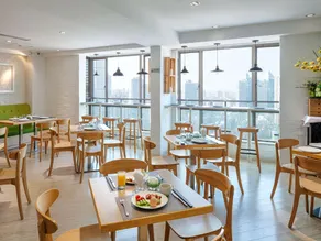 Kingtown Hotel Hongqiao Shanghai - Image 5