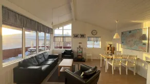Hvalfjarðarsveit Cottage with lake and fjord views - Image 3