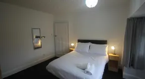 Hillingdon's House - Image 2