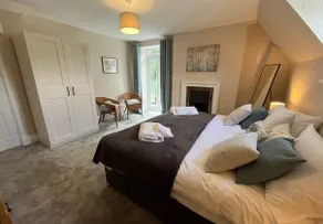 The Upper Deck - Fantastic sea views - Image 2