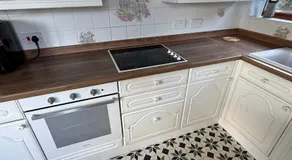 Large 4 Bed with Parking - Image 5