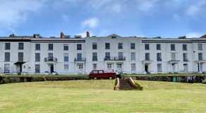 Paramount Apartments Ilfracombe, arty seaside holiday apartments - Image 5
