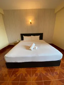 SR Hotel - Image 4