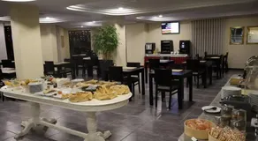 HOTEL SANTHYAGO TROFA - Image 5