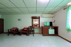 OYO 468 Dumrong Town Hotel - Image 2