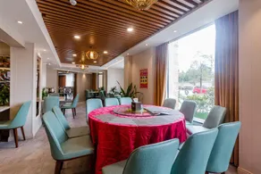 Longxiang International Hotel - Image 4
