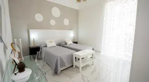 SWEET HOME DELUXe - Image 2
