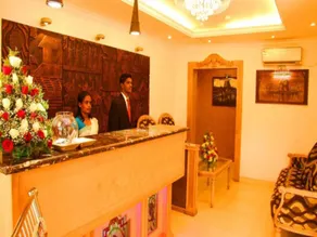 La Promenade Hotel - Image 3