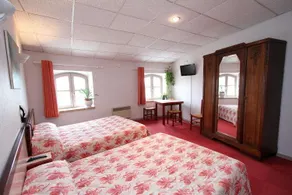 Logis Hotel Le Prieure - Image 5