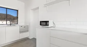 Louisa Court, 7,49 Donald St- Unit in the heart of town with stunning water views - Image 4