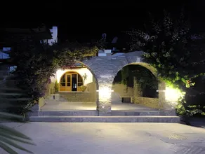 Siroco's Rooms And Studios - Image 5