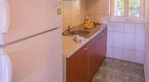 House Ina Ston - Image 5