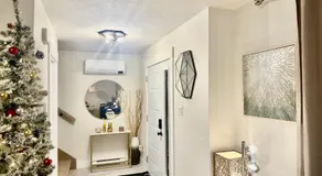 Platinum Homes , Stylish 3BR Home,4 Min to YQM Airport, Sleeps 10 Free Parking - Image 3