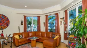 Holiday Home - Image 2