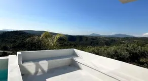 Georgianna's The Villa - Image 4