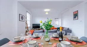 Modern 3 Bedroom House Perfect for Short and Long Stays - Image 3