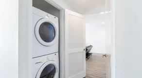 Fully furnished 3 Bedroom Apartment on Poinsettia Place apts - Image 3