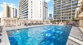 Newly Renovated Studio with Pool & Steps to Waikiki Beach - Image 3