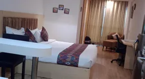 Cozy stay rooftop pool - Image 2