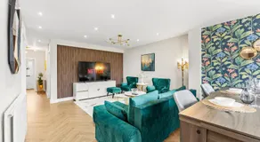 Stylish group retreat with garden, games & parking in West London - Image 2