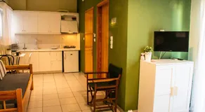 Kiki's Apartments - Image 5