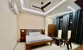 Hotel Moon - Image 5