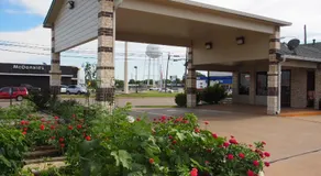 Regency Inn - Image 3