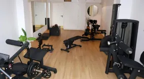 Gruppen 9 Gäste Messe Düsseldorf Parklatz Gym - Image 2