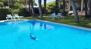 VILLA CASTELLA Acogedora casa para familias con piscina y jardín cerca del mar - Image 5