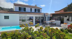 Casa da Uva-Mosteiros House-Family-Friendly Rustic Retreat 1KM from the Sea, Private Small Heated Pool, Garden & Games Area - Image 3