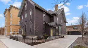Downtown Historic Luxury Gem with Private Parking - Image 4