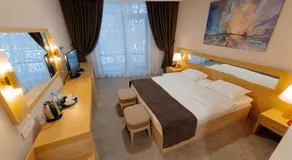 Alau Hotel - Image 2