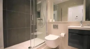 Apartment 30 mins from central London - Image 2