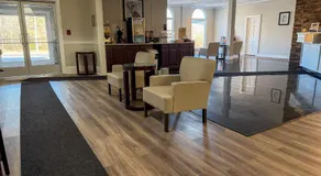 Whalers Inn and Suites - Image 3
