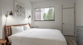 Summit #257 - Top floor Summit 1 Bedrm 1 Bathrm Condo. Just steps too Little Eagle Lodge. Sleeps 4 - Image 2