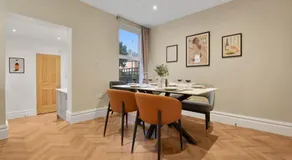 WhiskAwayHomes - Sebright Avenue - Luxury home - Image 3