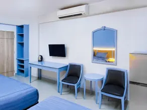Chateau Hotel & Apartments - Image 3