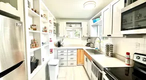 Entire Farmhouse - Great for Longer Stays - Image 3