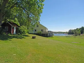 Stuga vid havet med balkong och grill - Image 4