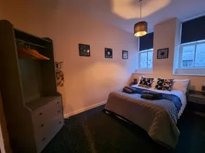 Nicky-Tams Bar & Apartments - Image 1