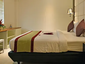 Sama Sama Suites and Restaurant - Image 2