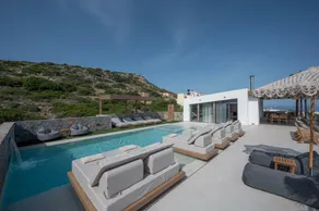 7 Bedrooms Villa with Rooftop Heated Pool - Image 4