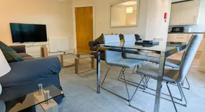 Parkgate 2 bed, private parking, Rosyth M90 - Image 2