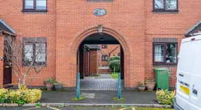 Modern studio flat in Wellington, Telford - Image 5